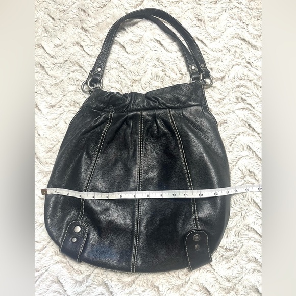 FOSSIL LARGE BLACK LEATHER TOTE
SHOULDER BAG - Picture 4 of 5